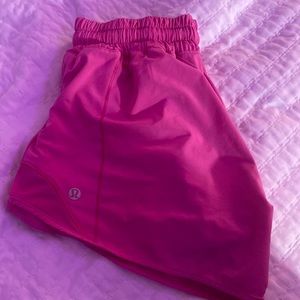 SONIC PINK LULULEMON HOTTY HOT